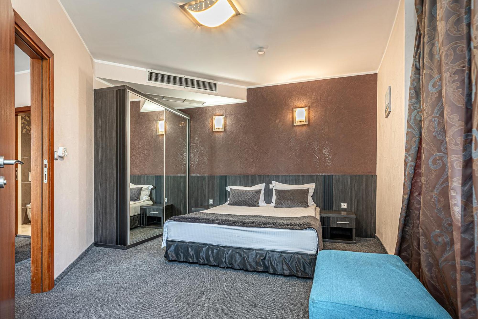 Hotel Noris พลอฟดิฟ ภายนอก รูปภาพ