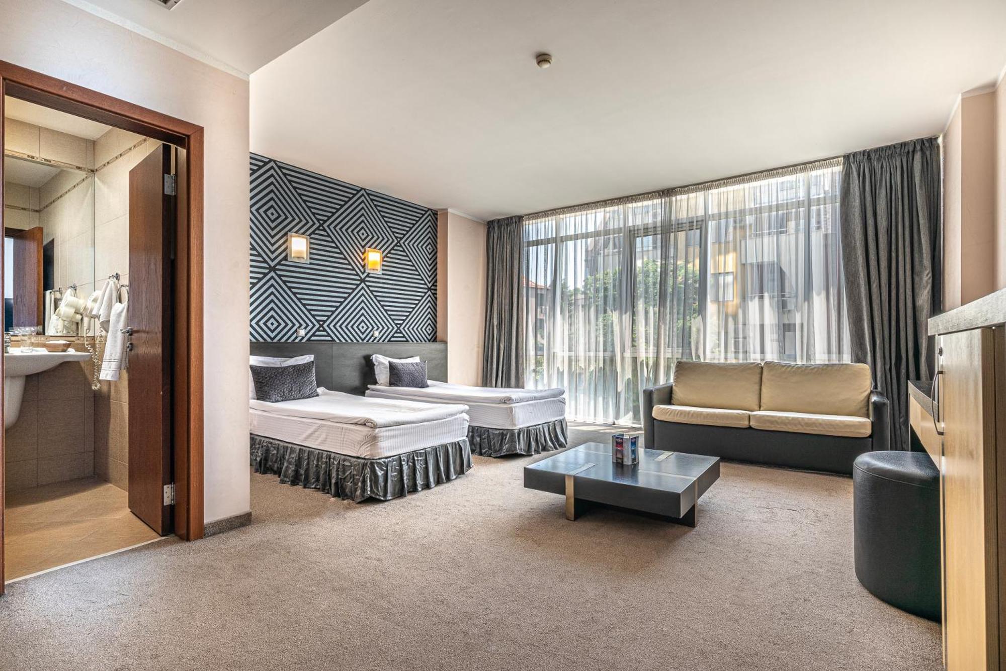 Hotel Noris พลอฟดิฟ ภายนอก รูปภาพ