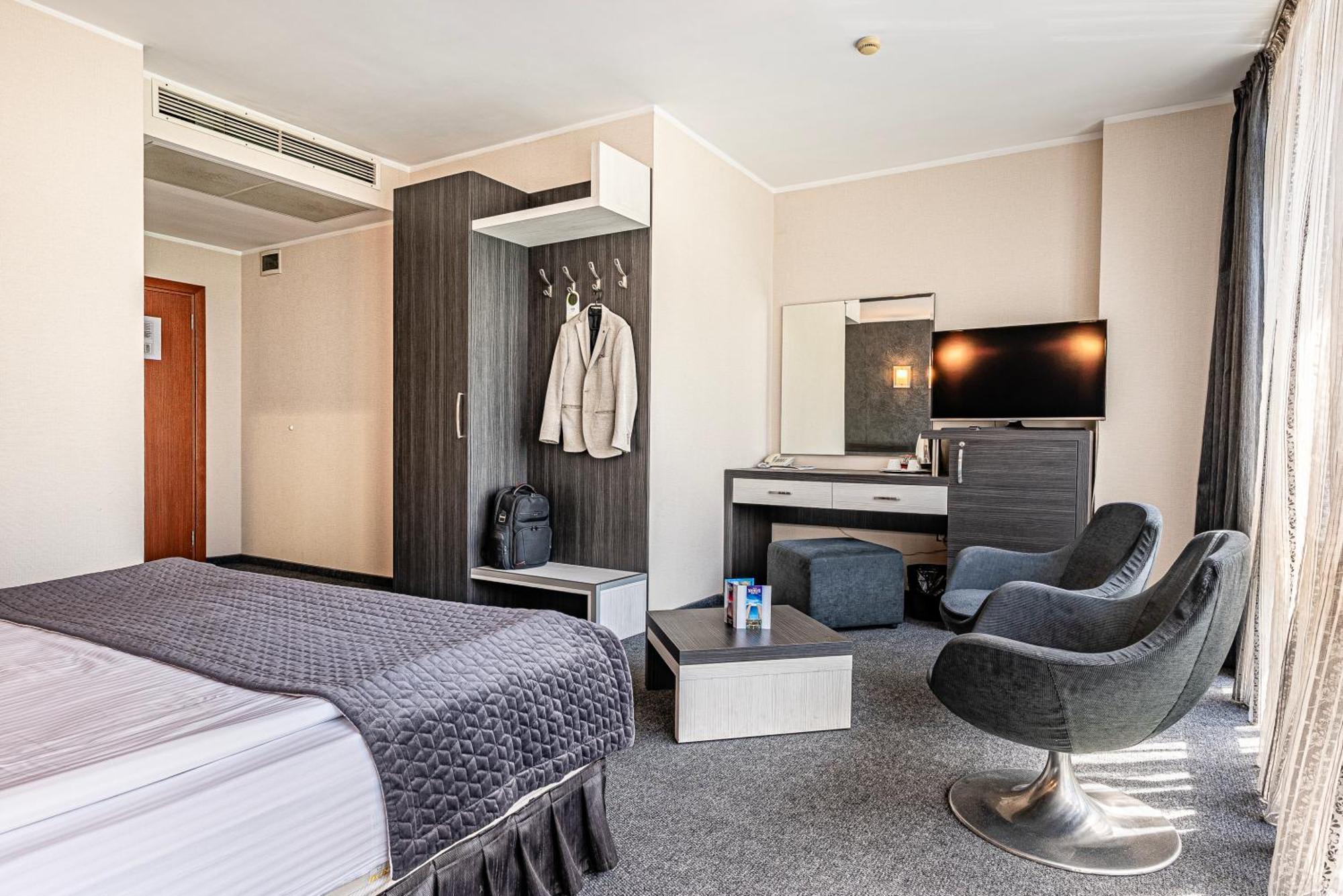 Hotel Noris พลอฟดิฟ ภายนอก รูปภาพ